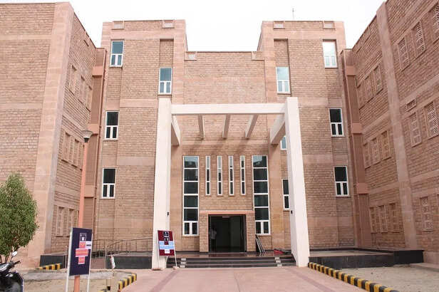 iit-jodhpur-professor-assault-director-dispute