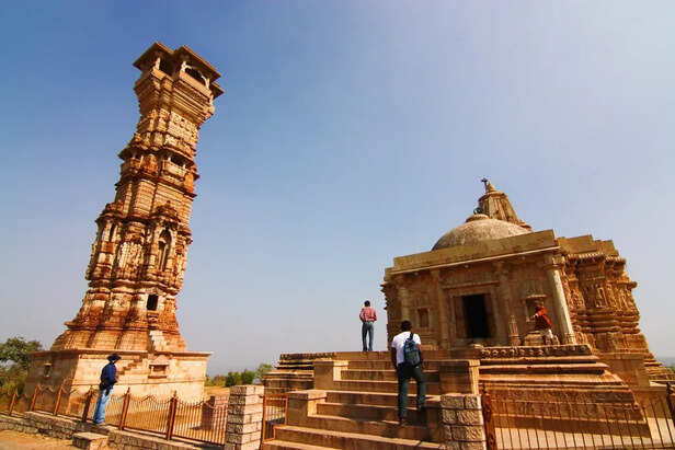 rajasthan-chittorgarh-god-ganesh-and-kuber-idols