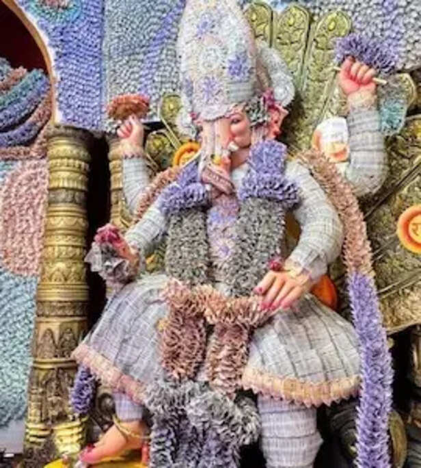 udaipur-cha-raja-ganpati-1.51-crore-decoration