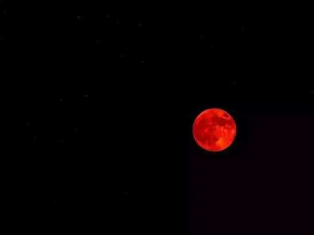 Chandra Grahan 2025: When is the September lunar eclipse &amp; can you see the  'Blood Moon' in India? - The Economic Times