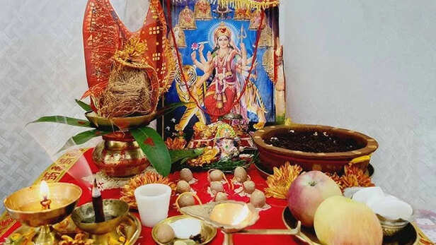 Chaitra Navratri Kalash Sthapana 2025 | नवरात्रि पूजा में कलश स्थापना से  लेकर विसर्जन तक, इन सभी बातों का पता होना जरूरी