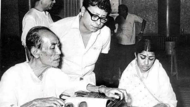 Milestone : संगीत की दुनिया में लता मंगेशकर ने पूरा किया 80 साल का सफर,  फैंस को कहा शुक्रिया | Lata mangeshkar completes 80 years in indian music  industry her first radio song recorded today