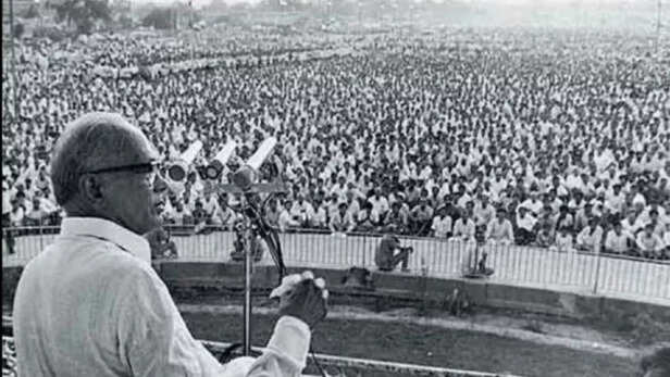 JP Death Anniversary: कैसे सिताब दियारा के जय प्रकाश नारायण को मिली लोकनायक  की उपाधि - Know About Loknayak Jai Prakash Narayan On His Death Anniversary