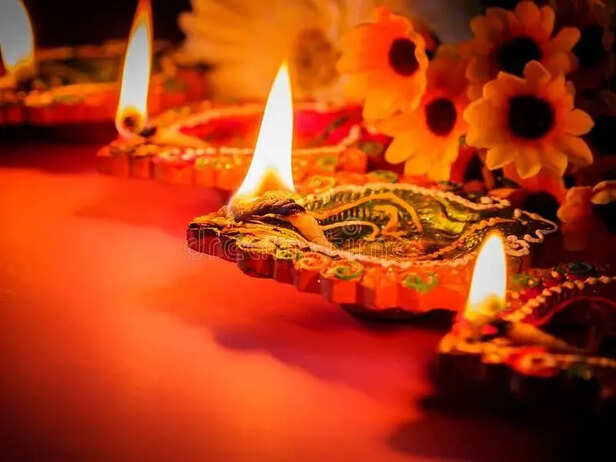 Diwali: The festival of victory of light over darkness worship in this way  to please Goddess Lakshmi| दिवाली: अंधकार पर प्रकाश की विजय का पर्व आज, मां  लक्ष्‍मी को प्रसन्‍न करने के