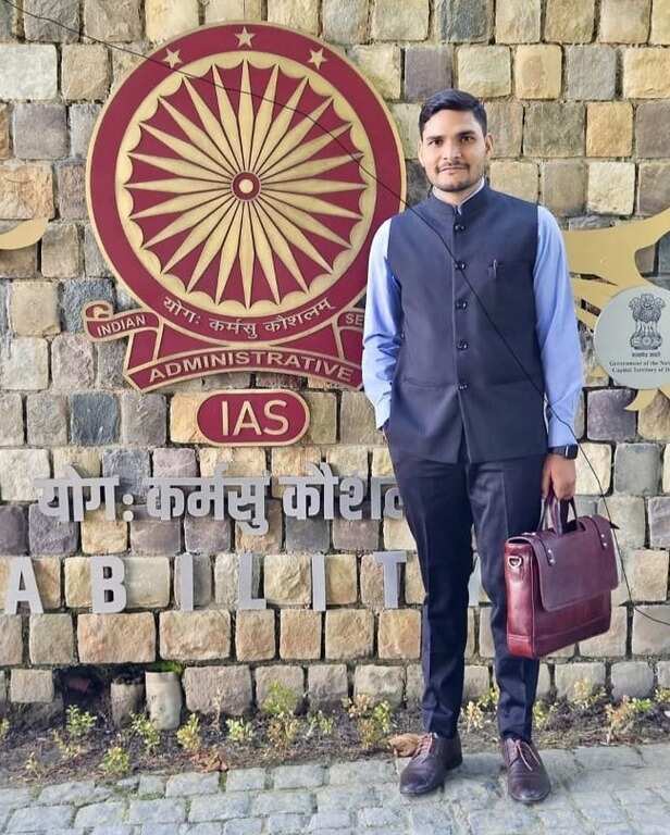 rajasthan-based-ias-devendra-meena-village-thoughts-changes-impact-social-post