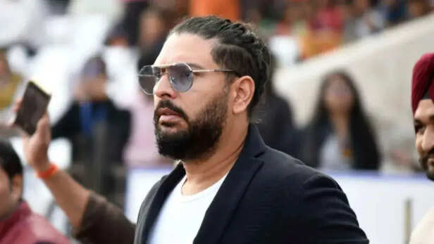 ईडी के सामने हुई युवराज सिंह की पेशी, सट्टेबाजी एप के मामले में हुए तलब, कई  और दिग्गज भी रडार पर - Yuvraj Singh Questioned by ED in Online Betting App  Money