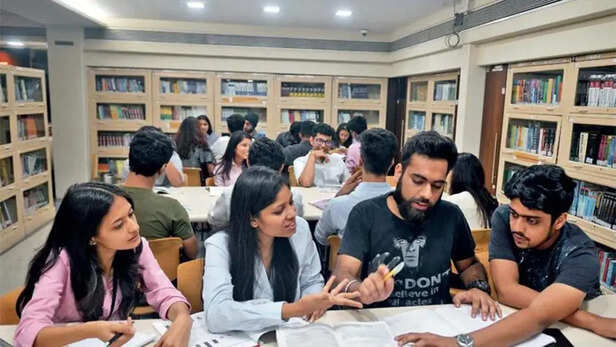 Colleges List: महज 3200 रुपये में पूरे कोर्स की पढ़ाई! ये हैं देश के सबसे  कम फीस वाले कॉलेज - India s lowest fees colleges list india today survey  2022 these arts
