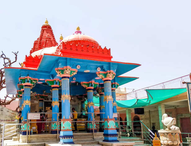 ब्रह्मा मंदिर, पुष्कर: कैसे पहुँचें, सर्वोत्तम समय और सुझाव