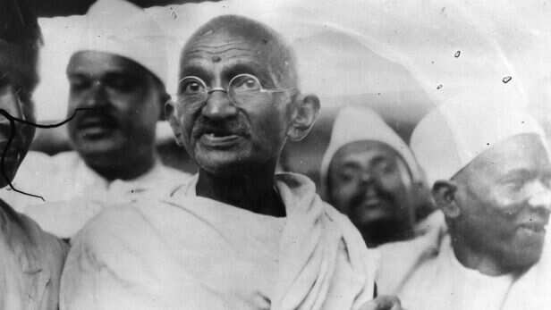 कांग्रेस गांधी जी के सिद्धांतों के एकदम विपरीत, वे 1947 में ही भंग करना  चाहते थे-मोदी