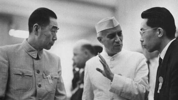 जब चीन के पास नहीं था कोई विमान, नेहरू ने भेजा तो दिल्ली आए थे PM - first  nehru zhou enlai summit when china did not even have an aircraft to fly