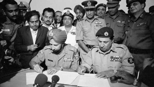 1971 जंग की विजय गाथा: जब भारत की पाकिस्तान पर जीत के साथ उदय हुआ नया  राष्ट्र - knowledge AajTak