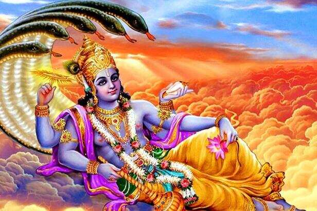 Saphala Ekadashi 2025 Upay: सफला एकादशी व्रत कब है? घर परिवार में सुख  समृद्धि के लिए शिवलिंग पर चढ़ाएं ये चीजें