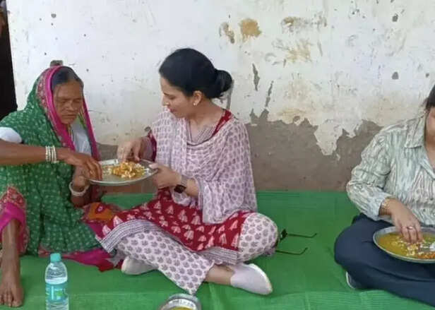 IAS Dr Saloni