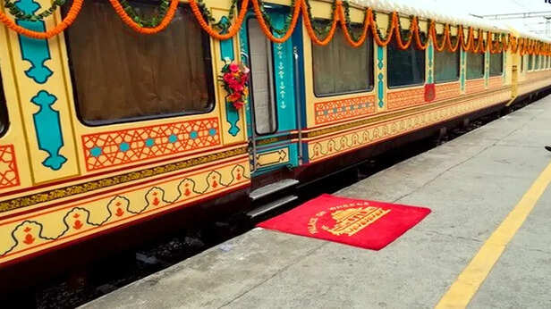 Palace on Wheels is returning on track will have to pay this much fare for  traveling in royal train | Jaipur: पटरी पर लौट रही है पैलेस ऑन व्हील्स, शाही  ट्रेन के