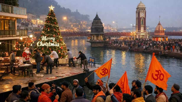 हरिद्वार में गंगा तट पर क्रिसमस पर बवाल, हिंदू संगठनों के विरोध के बाद होटल ने रद्द किए सभी कार्यक्रम, मांगी माफ़ी