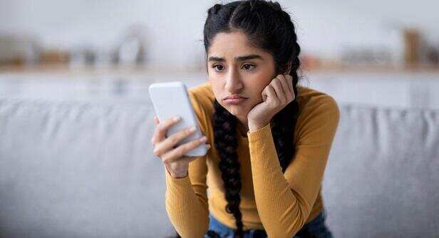 घोस्टिंग क्या है? कारण, लक्षण और मानसिक प्रभावघोस्टिंग