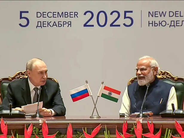 मोदी-पुतिन वार्ता: 2030 तक $100 अरब का व्यापार लक्ष्य तय, औद्योगिक सहयोग  बढ़ाने पर बनी सहमति - india russia set 100 billion trade target with 2030  strategic roadmap - बिज़नेस ...