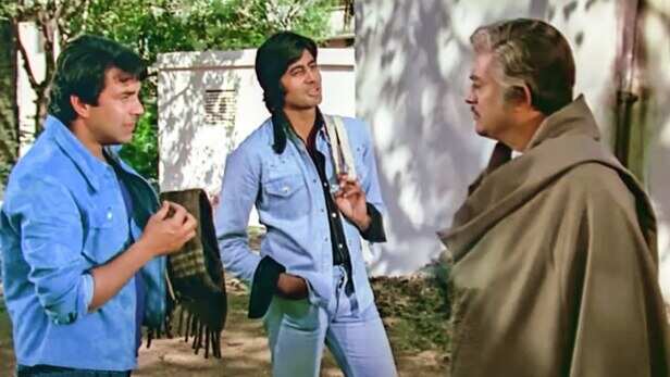 हम काम बस पैसे के लिए करते है | ठाकुर ..Sholay Best Action Climax | Amitabh  Bachchan" Dharmendra