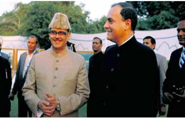 तुम्हारी बहुत जय जयकार हो रही है, क्या करने का इरादा है? जब वीपी सिंह से  भिड़ गए थे राजीव गांधी | Jansatta