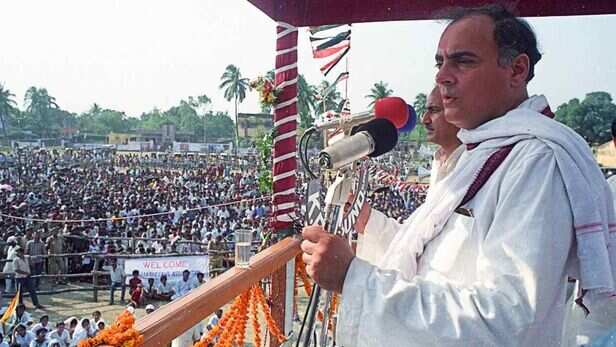 History Of The Day: 193 सीटों पर सिमट गई थी भारी बहुमत वाली कांग्रेस, राजीव  गांधी को देना पड़ा था इस्तीफा | History Of The Day rajiv gandhi government  collapsed due to