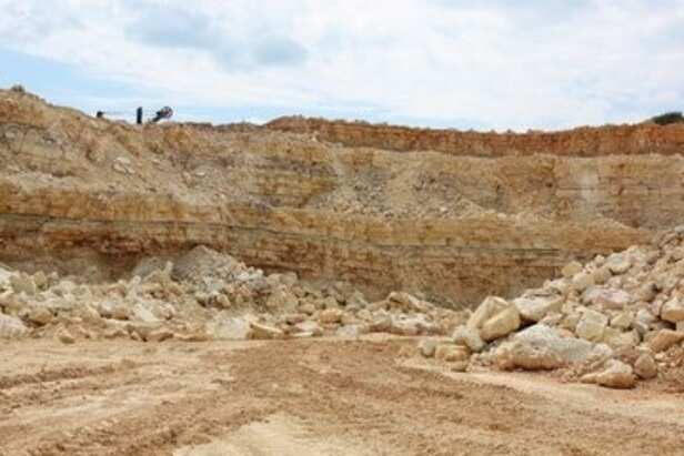 view-limestone-quarry_218872-2085