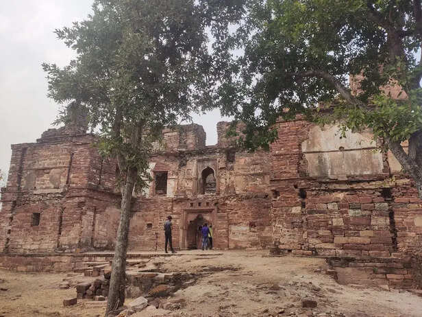 singhaurgrh-bairiyl-singhorgarh-fort-9160053-718672