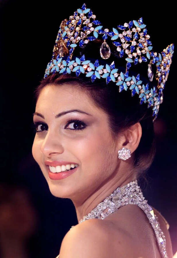 Yukta Mookhey - Biography - IMDb