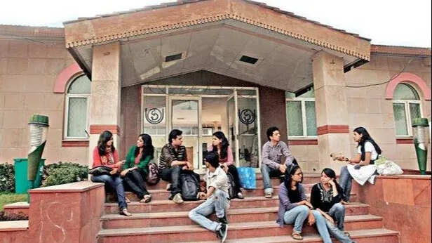 NEP: इग्नू ने शुरू किए चार वर्षीय 19 कोर्स, मल्टीपल एंट्री-एग्जिट समेत  मिलेंगी ये सुविधाएं - UGC Chairperson Launches IGNOUs Four Year UG  Programme including multiple entry exit - AajTak
