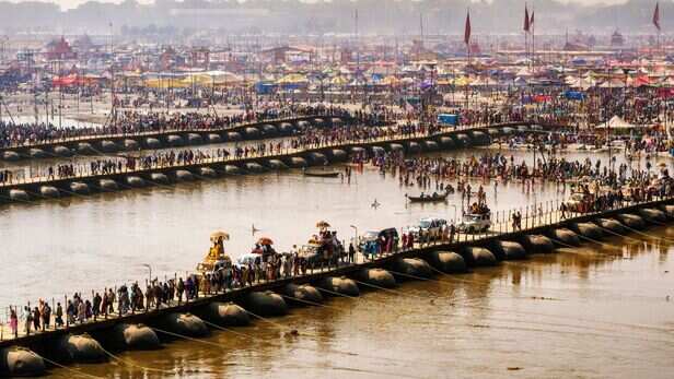 Mahakumbh 2025 Difference Between Kumbh Ardh Kumbh Purna Kumbh And Maha  Kumbh - Amar Ujala Hindi News Live - Mahakumbh 2025:अर्धकुंभ, पूर्णकुंभ और  महाकुंभ में क्या है अंतर? जानें ग्रहों के गोचर