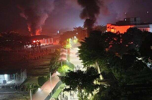 Violence erupts at VIT Bhopal as students protest jaundice outbreak | India  News - Business Standard