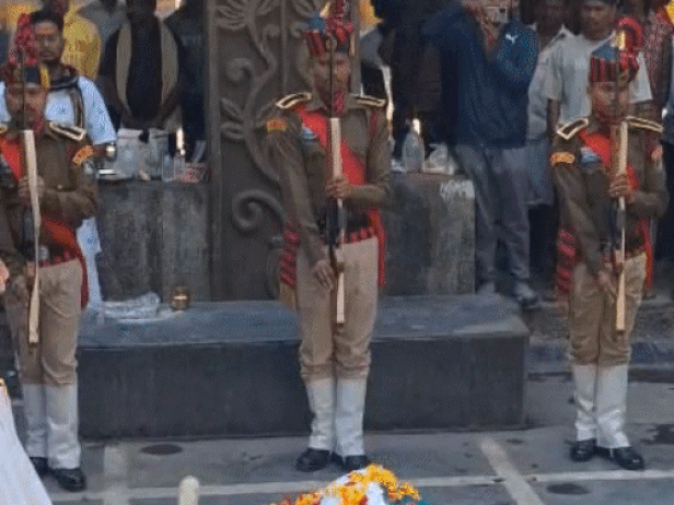 Vinod Kumar Shukla funeral