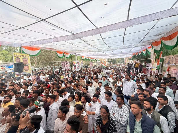 sir protest (2)
