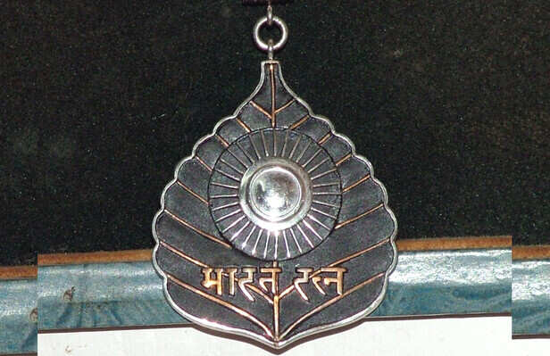 वर्ष 1954 में प्रथम बार दिया गया था “भारत रत्न” सम्मान, जानिए अब तक किन्हें  मिल चुका है