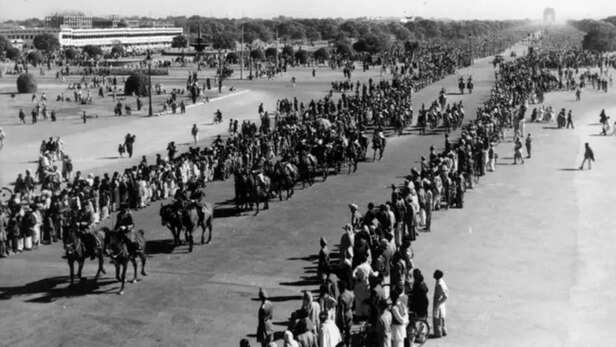 10 बजकर 18 मिनट पर गणतंत्र बना था भारत, पहली परेड में 3000 जवान-100 विमान,  जानें कैसा था पहला Republic Day - republic day interesting facts gantantra  diwas parade history ntc - AajTak