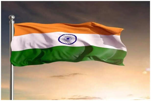 Har Ghar Tiranga: सरकार ने झंडा नियमों में किया अहम बदलाव, अब अपने घरों में  दिन या रात कभी भी फहरा सकेंगे तिरंगा- Explained
