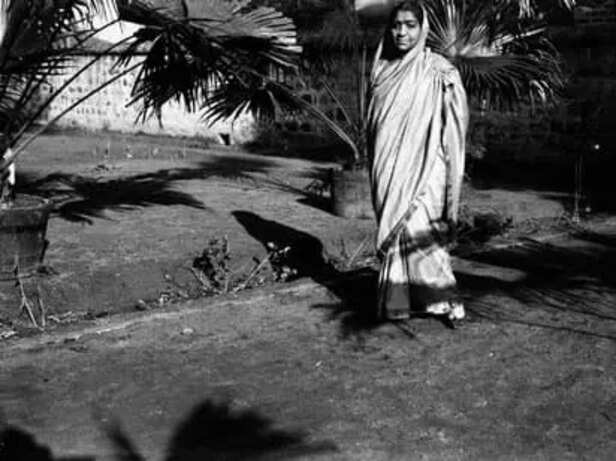 भारत की कोकिला सरोजिनी नायडू की ये दुर्लभ तस्वीरें अवश्य देखें | भारत की कोकिला  सरोजिनी नायडू की ये दुर्लभ तस्वीरें अवश्य देखें | MyNation