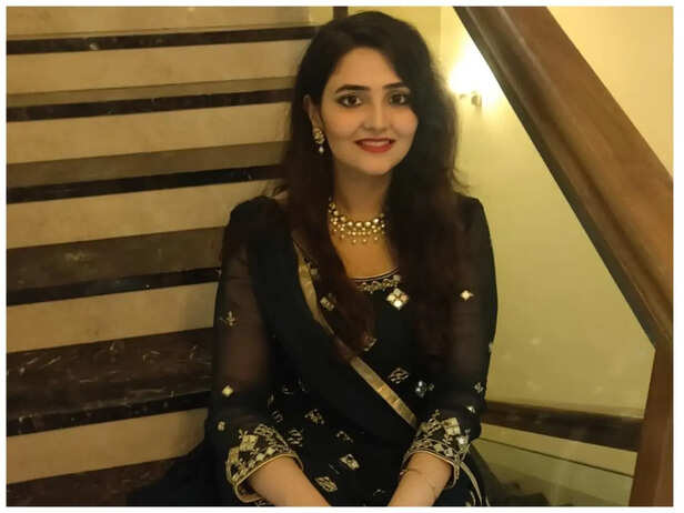 IAS Success Story: लॉ में ग्रेजुएशन, संगीत में एमए, भाई ने किया गाइड, बन  गईं IAS अफसर - Pallavi mishra ias success story aaditya mishra ips sister  mp cadre ias officer upsc