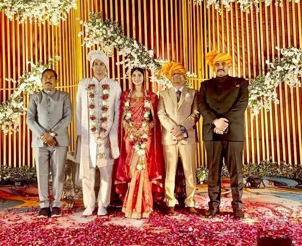 ias officer avi prasad