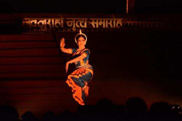 खजुराहो नृत्य महोत्सव 2026 - भारतीय पारंपरिक नृत्य शैलियों की लाइव  प्रस्तुतियाँ।