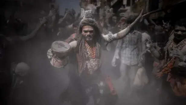 गुलाल नहीं चिता की राख से खेली जाती है बनारस की मसान होली | varanasi Masan  Holi of Banaras is played with ashes of pyre not gulal - Hindi Nativeplanet