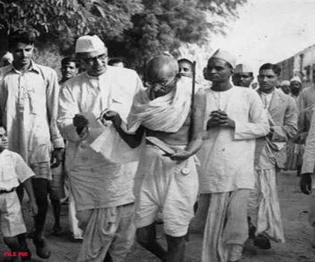 पुण्‍यतिथि विशेष: जब बिहार में भिखारी समझ लिए गए गांधी, पीने पड़े अपमान के  घूंट - When Gandhiji felt insulted in Bihar Considered as begger Jagran  Special