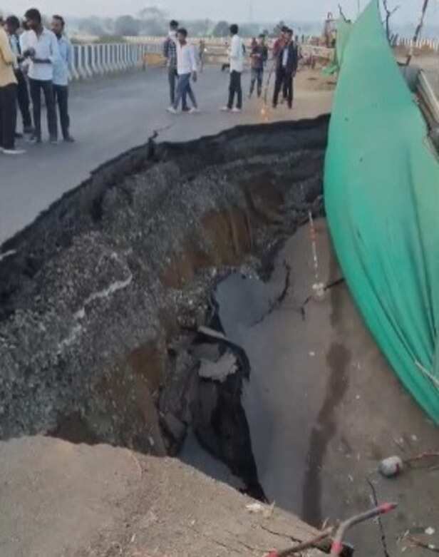 overbridge collapse