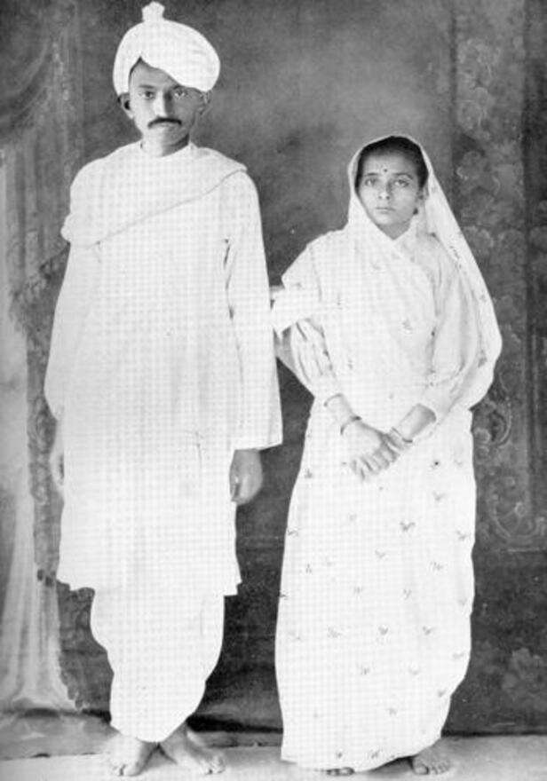 महात्मा गांधी की परछाईं, कस्तूरबा गांधी | कस्तूरबा गांधी | गांधी जी पर और  उनके द्वारा लिखे गए लेख