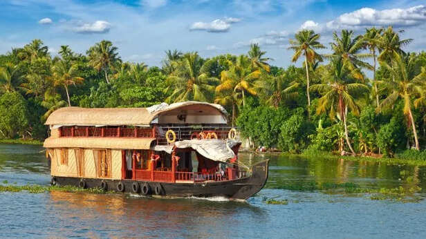 केरल की 5 ऐसी खूबसूरत जगह जो आपका मन मोह लेंगी, तस्वीरों में देखिए यहां के  सुंदर नजारे | Kerala best sightseeing places popular travel destinations  and tourist attractions