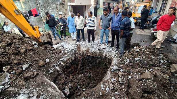भागीरथपुरा कांड-दूषित पानी पीने से 15वीं मौत, अपर आयुक्त को हटाया,  निगमायुक्त को नोटिस