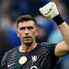 Emiliano Martinez under fire after Hull City frustrate Chelsea; fans ...