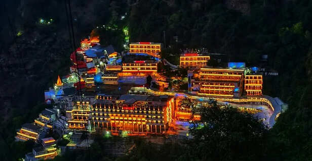 वैष्णो देवी मंदिर में ₹550 करोड़ का चांदी घोटाल