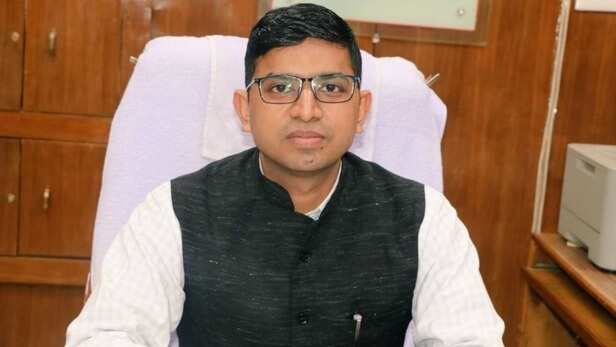 IAS Kshitij Singhal