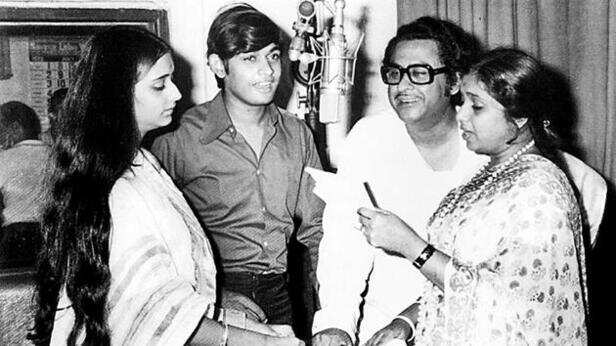 Photos from HT archives: On Asha Bhosle's 84th birthday