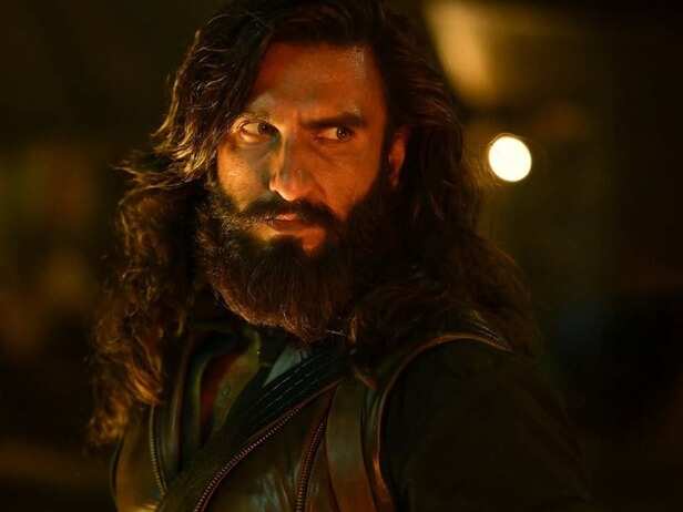Bollywood Latest News: बॉक्स ऑफिस पर 'धुरंधर 2' ने मचाई तबाही, आदित्य धर की  क्रिस्टोफर नोलन से तुलना - News18 हिंदी